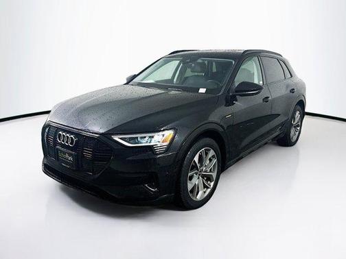 2021 Audi e-tron Premium Plus