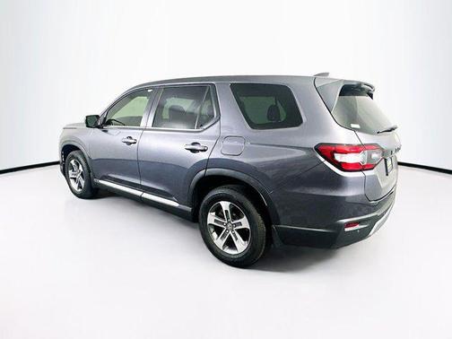 Modern Steel Metallic 2024 Honda Pilot EX-L 7 Passenger