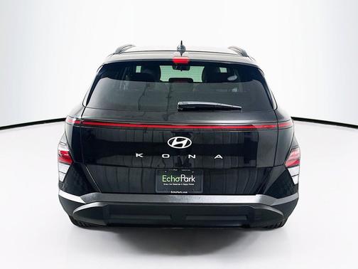 Abyss Black Pearl 2024 Hyundai KONA SEL