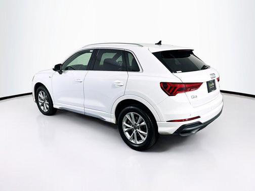 2025 Audi Q3 Premium 45 TFSI S line quattro Tiptronic