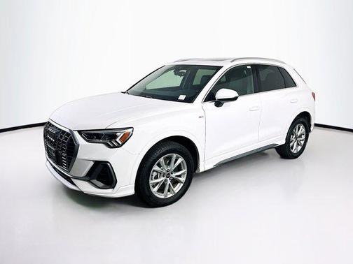 2025 Audi Q3 Premium 45 TFSI S line quattro Tiptronic