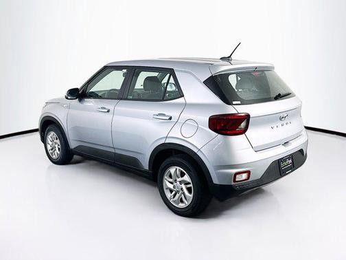 2023 Hyundai VENUE SE