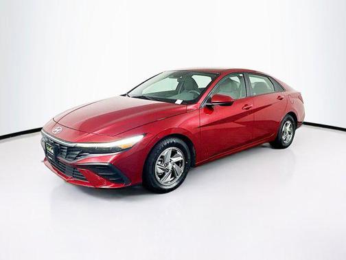 2024 Hyundai ELANTRA SE