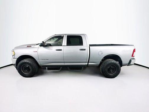 2021 RAM 2500 Tradesman Crew Cab 4x4 6'4' Box