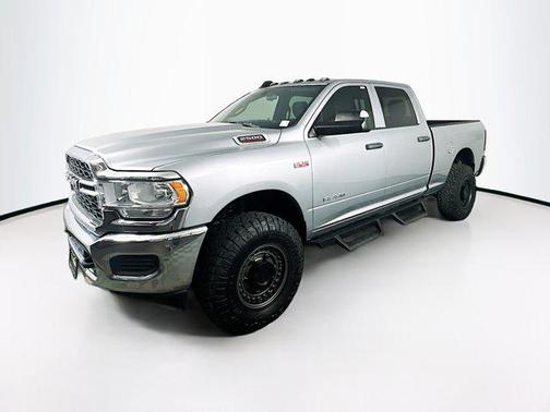 2021 RAM 2500 Tradesman Crew Cab 4x4 6'4' Box