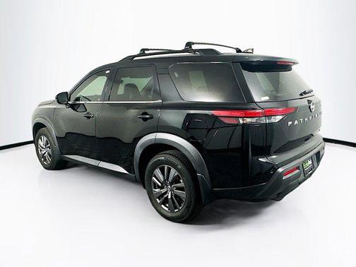 2022 Nissan Pathfinder SV 2WD