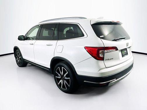 2022 Honda Pilot Touring 8-Passenger