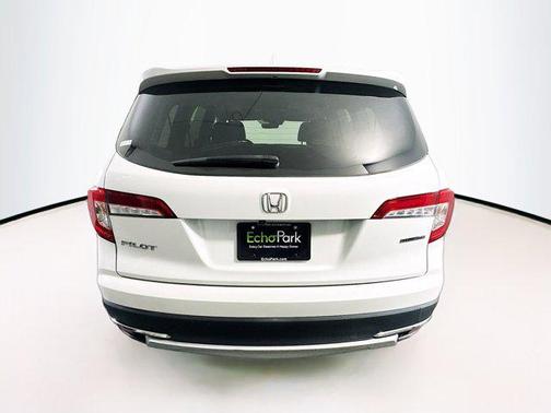 2022 Honda Pilot Touring 8-Passenger