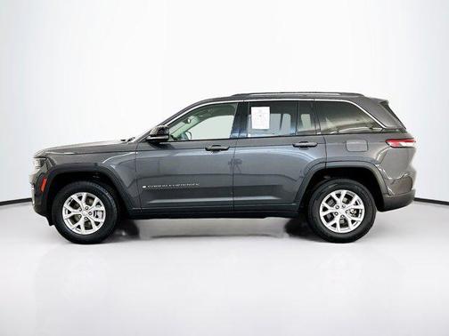 Baltic Gray Metallic Clearcoat 2023 Jeep Grand Cherokee Limited