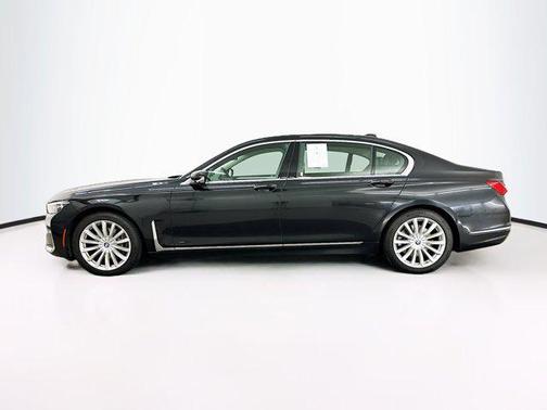 2022 BMW 740 i xDrive