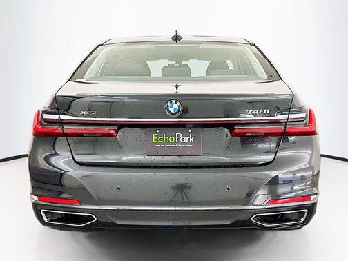 2022 BMW 740 i xDrive