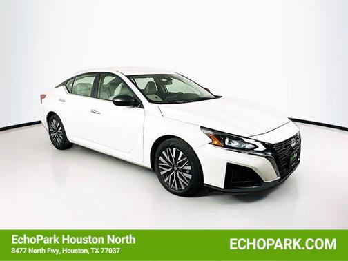 2025 Nissan Altima SV FWD