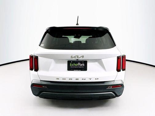 2022 Kia Sorento LX