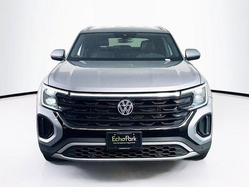 2024 Volkswagen Atlas Cross Sport 2.0T SE w/Technology 4MOTION