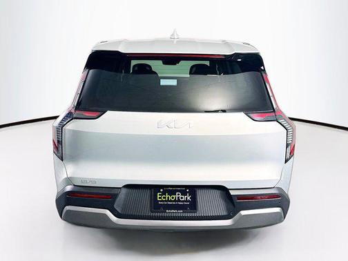 2024 Kia EV9 Light Long Range