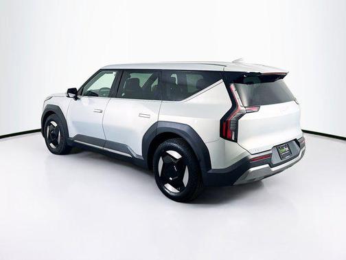 2024 Kia EV9 Light Long Range