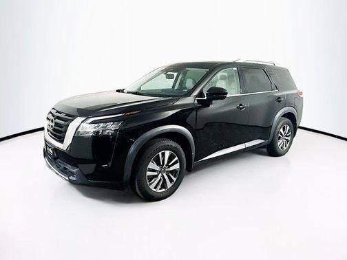 2022 Nissan Pathfinder SL 2WD