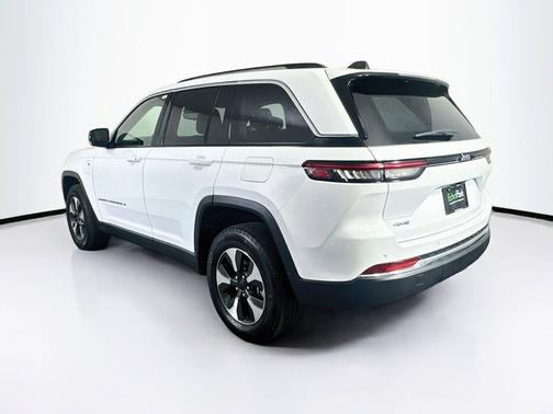 Bright White Clearcoat 2023 Jeep Grand Cherokee 4xe Base