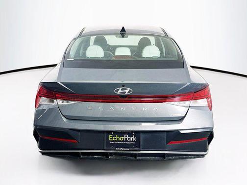 2025 Hyundai ELANTRA HEV Limited