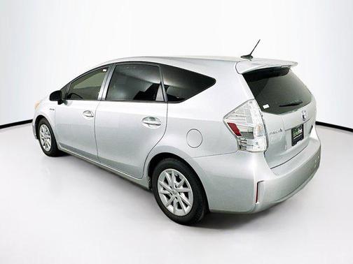 2014 Toyota Prius v Three