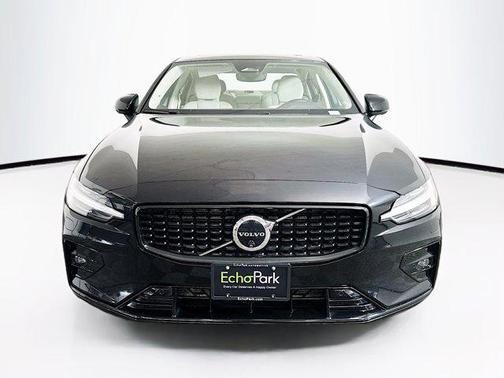 2024 Volvo S60 B5 Plus Dark Theme