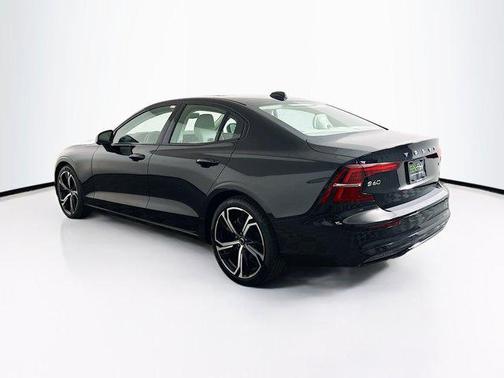 2024 Volvo S60 B5 Plus Dark Theme