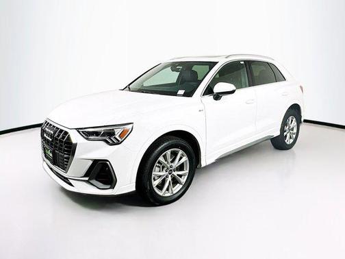 2023 Audi Q3 Premium 45 TFSI S line quattro Tiptronic