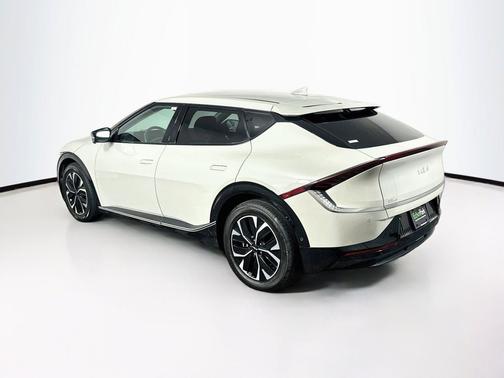 Glacier 2023 Kia EV6 Wind