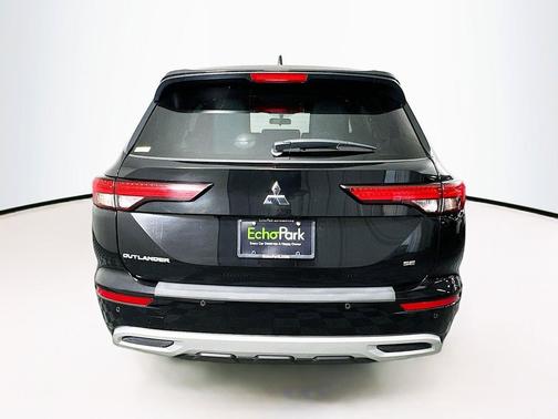 Graphite Gray 2024 Mitsubishi Outlander SE