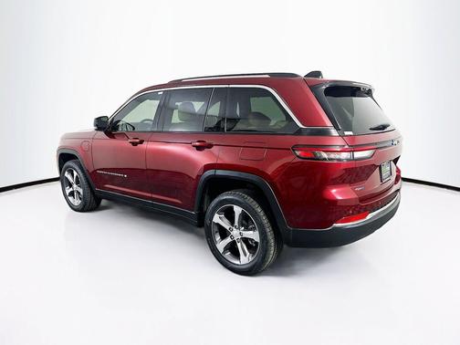 Velvet Red Pearlcoat 2023 Jeep Grand Cherokee 4xe Base