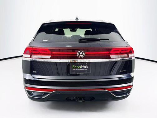 2024 Volkswagen Atlas Cross Sport 2.0T SE w/Technology 4MOTION