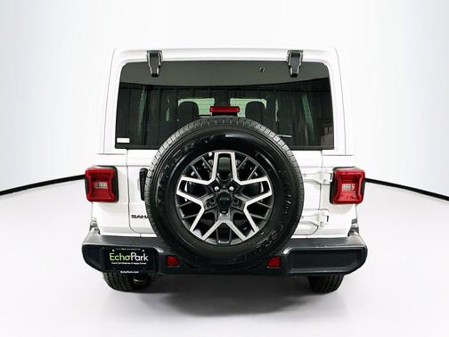 Bright White Clearcoat 2025 Jeep Wrangler 4-Door Sahara 4x4