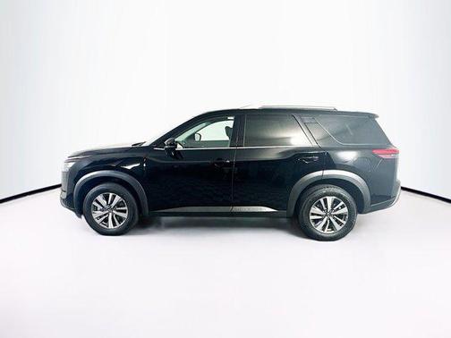 2025 Nissan Pathfinder SL FWD