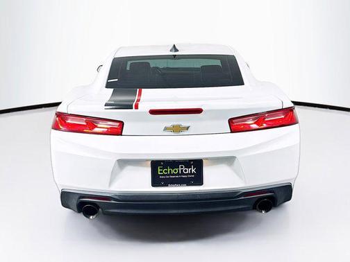 Summit White 2017 Chevrolet Camaro 1LT