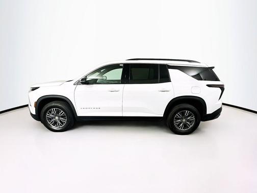 Summit White 2025 Chevrolet Traverse LT