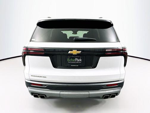 Summit White 2025 Chevrolet Traverse LT