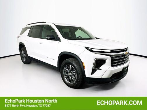 Summit White 2025 Chevrolet Traverse LT