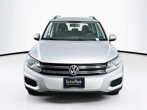 Reflex Silver Metallic 2018 Volkswagen Tiguan Limited 2.0T