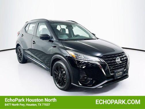 Super Black 2023 Nissan Kicks SR