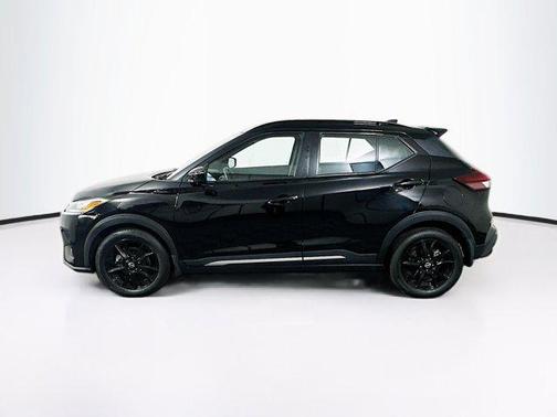 Super Black 2023 Nissan Kicks SR