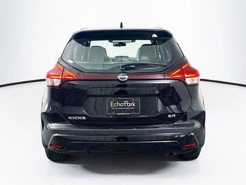 Super Black 2023 Nissan Kicks SR