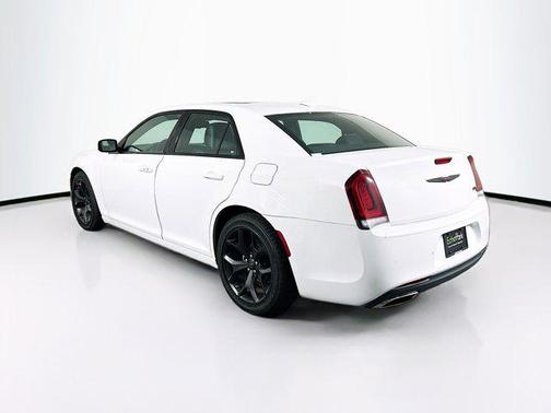 2022 Chrysler 300 S