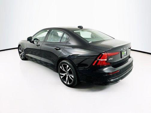 2024 Volvo S60 B5 Core Dark Theme