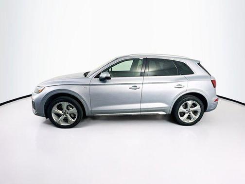 2022 Audi Q5 45 S line Premium Plus