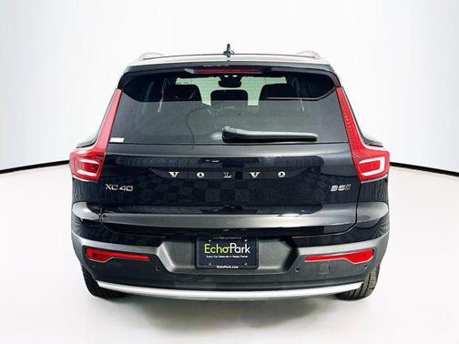 2025 Volvo XC40 B5 Plus Bright Theme