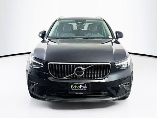2025 Volvo XC40 B5 Plus Bright Theme