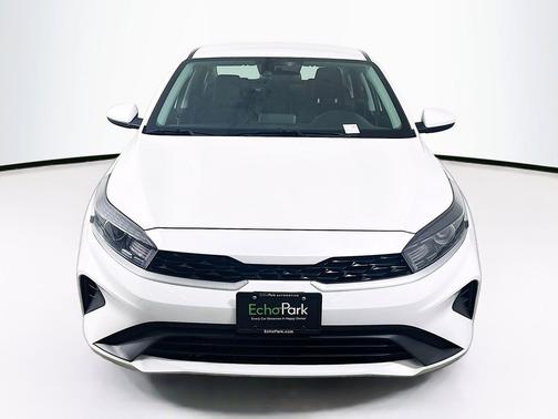 Snow White Pearl 2024 Kia Forte LXS