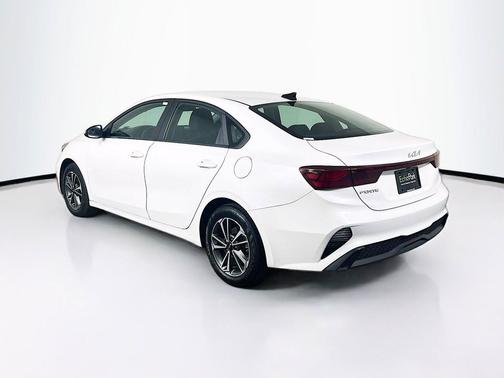 Snow White Pearl 2024 Kia Forte LXS