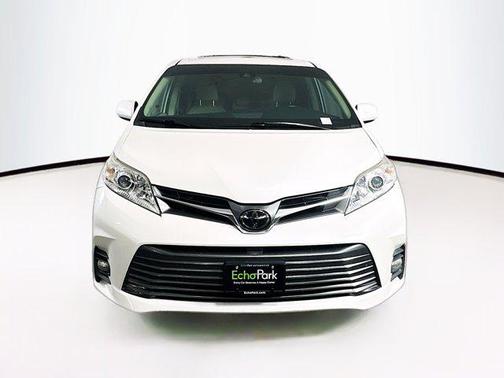 2020 Toyota Sienna XLE Premium