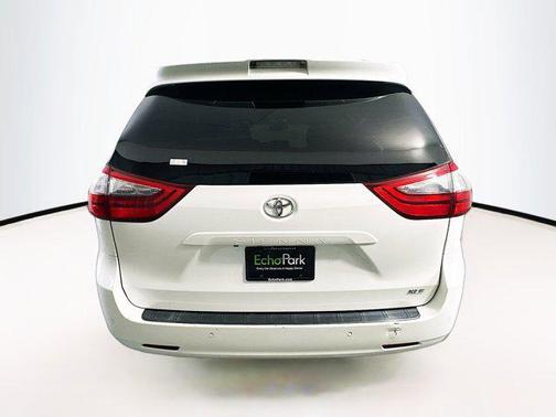 2020 Toyota Sienna XLE Premium